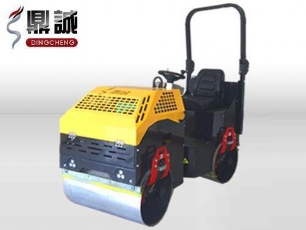 點(diǎn)擊查看詳細(xì)信息<br>標(biāo)題：1噸全液壓振動(dòng)壓路機(jī) 閱讀次數(shù)：14139